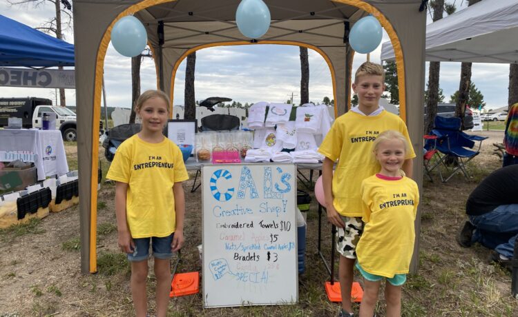 We met Carter, 11, Anneliese, 9, Laurel, 5, at a market this year in Colorado! Many customers enjoyed their tasty caramel apples and...